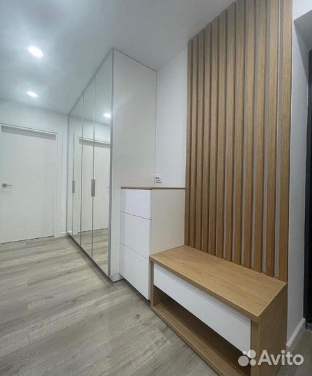 Прихожая на заказ в потолок