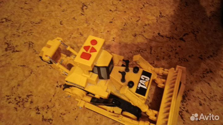 Бульдозер Toy State CAT (34622), 23 см