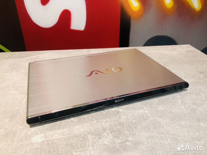 Ультрабук Sony vaio core i3/ ram 4 gb/ ssd 240gb