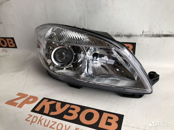 Fabia 10-15 Новая TYC Правая Фара Линза