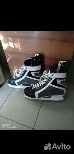 Коньки хоккейные