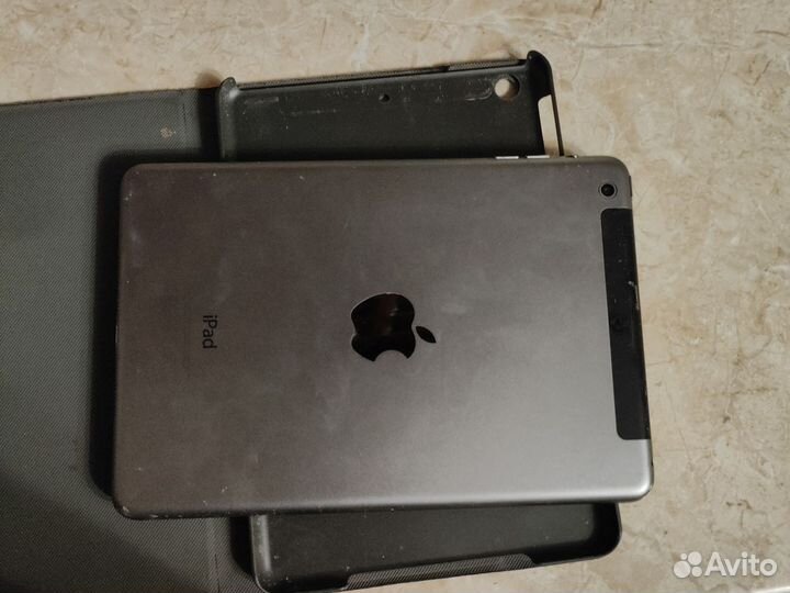 Продам iPad mini 2
