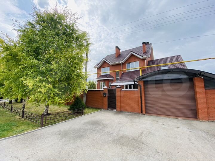 Дом 260 м² на участке 5,5 сот.