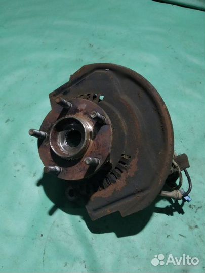 Кулак поворотный левый Nissan Murano Z50