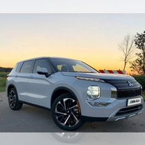 Mitsubishi Outlander 2.5 CVT, 2021, 33 190 км, с пробегом, цена 1 800 000 руб.