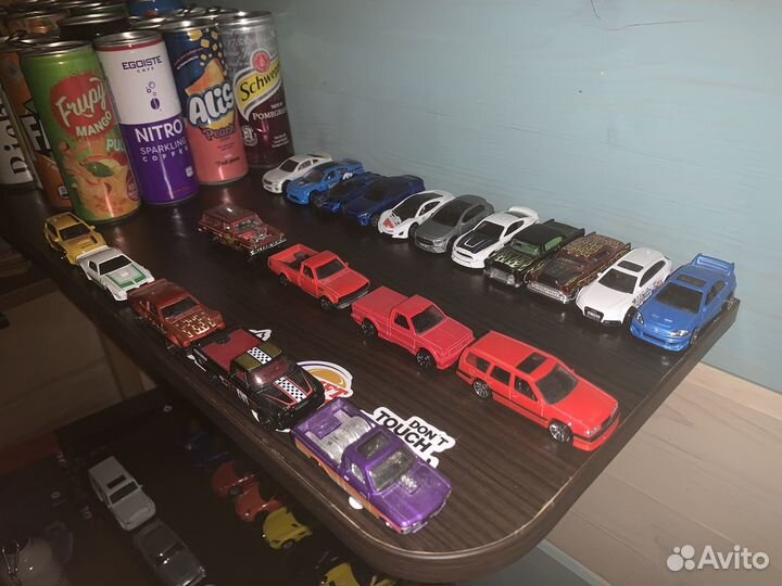 Машинки hotwheels