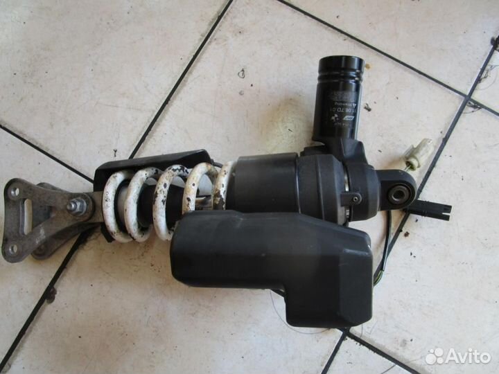 Стойки зад М K1300S BMW K40