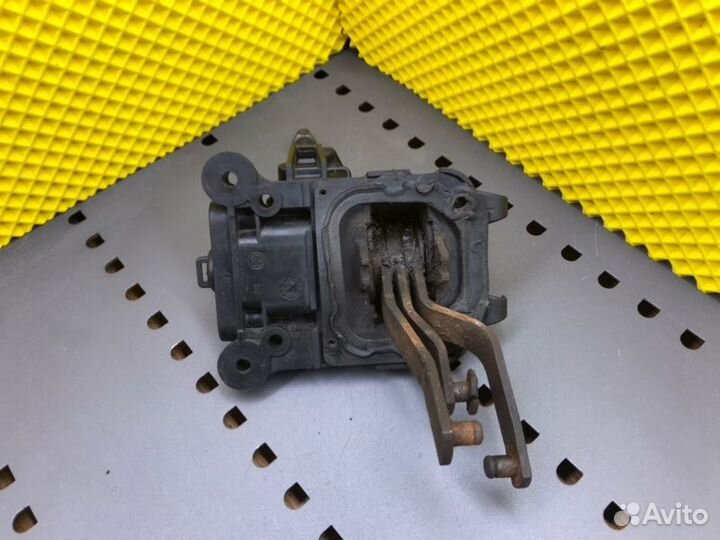 Кулиса Mercedes-Benz S124 M102.963 1992