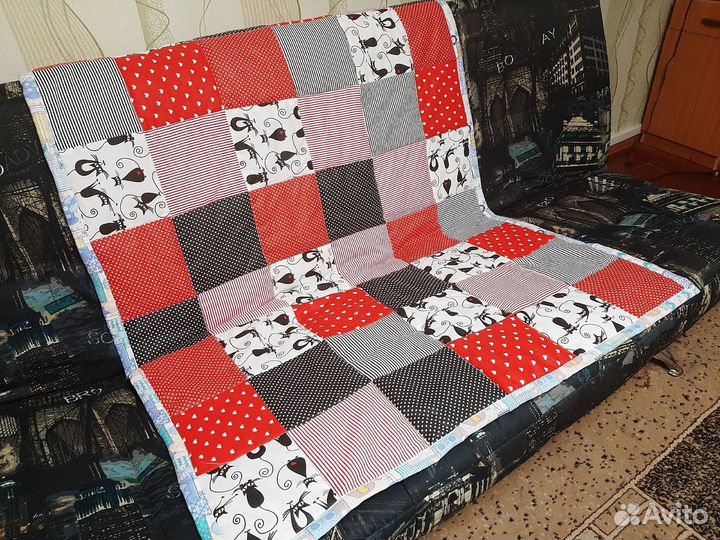 Лоскутное детское одеяло ручной работы