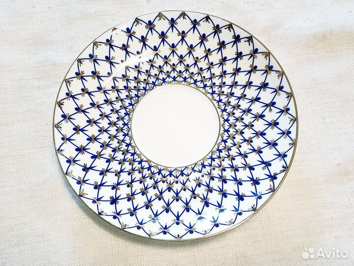 Фарфоровое блюдце 