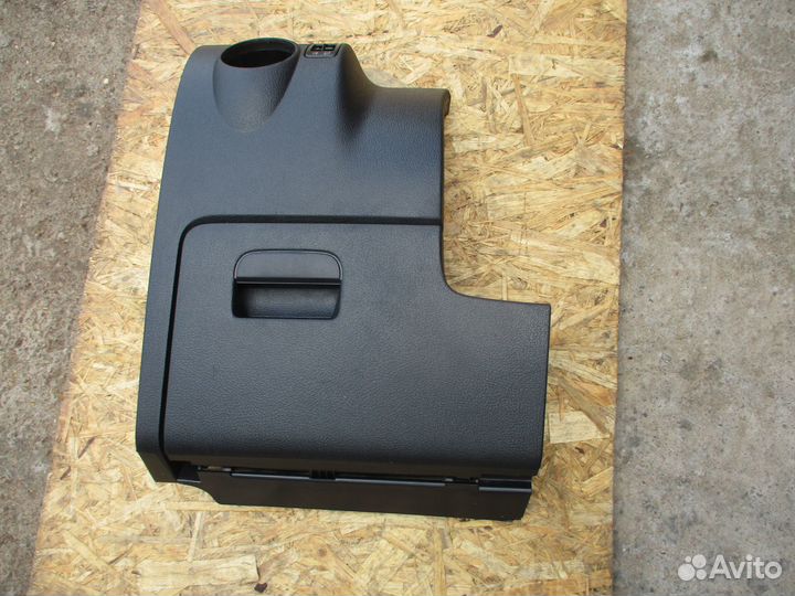 Бардачок Фольксваген Тигуан