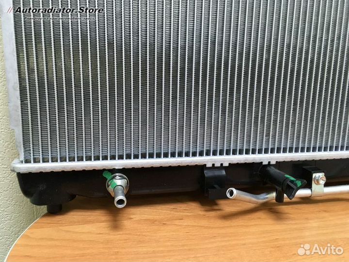 Радиатор охлаждения Тойота Камри 2006