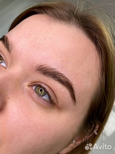 Коррекция и окрашивание бровей