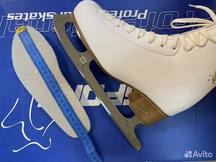 Коньки фигурные Risport Electra Light p-240