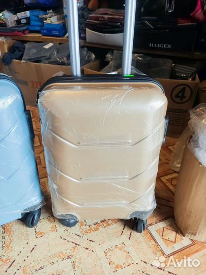 Чемодан с колёсами для ручной клади 403020