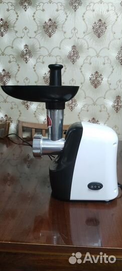 Мясорубка электрическая scarlett