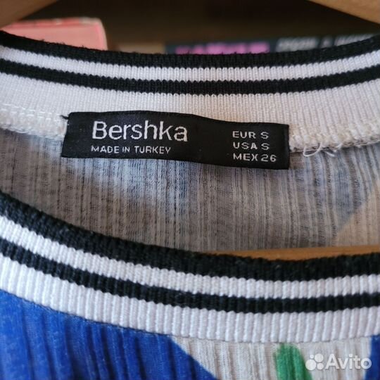 Bershka футболка женская