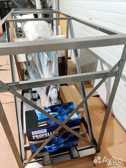 Мотор лодочный Suzuki DF200APX черный