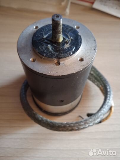 Электродвигатель 2Д7 постоянного тока 27 В 7000об