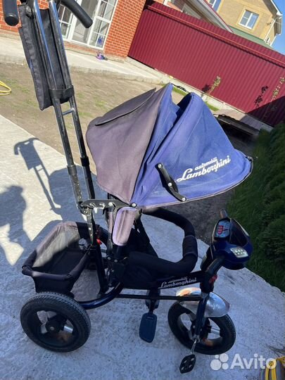 Трехколесный велосипед с ручкой lamborghini