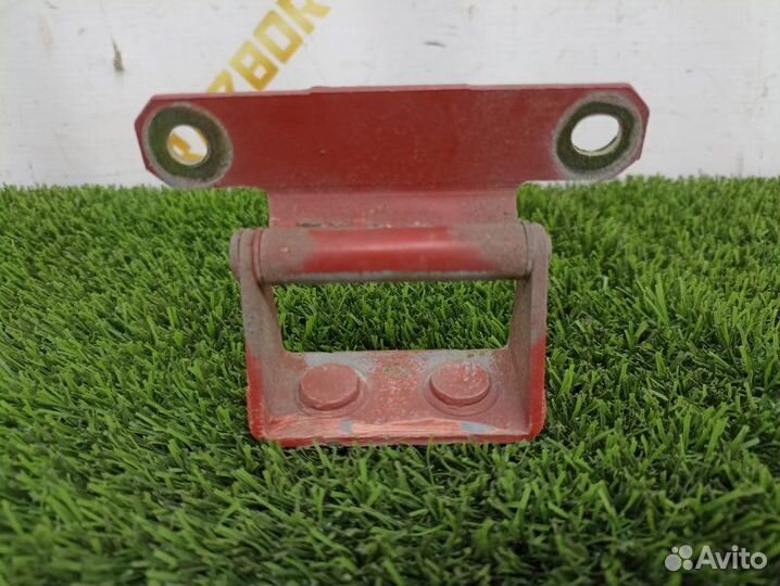 Петля крышки багажника задняя левая Nissan Almera