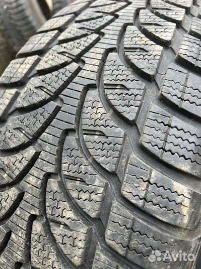 Bridgestone Blizzak LM-80 235/60 R18