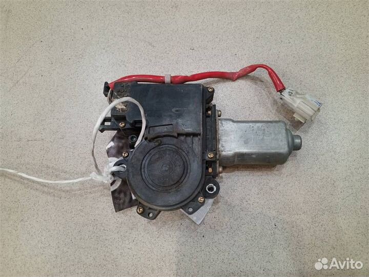 Моторчик стеклоподъемника передний правый Mitsubi