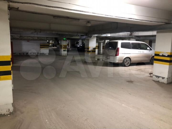 Машиноместо, 28 м²