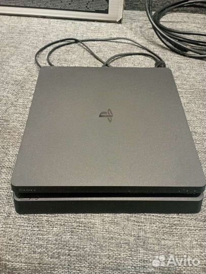 Sony playstation 4 slim