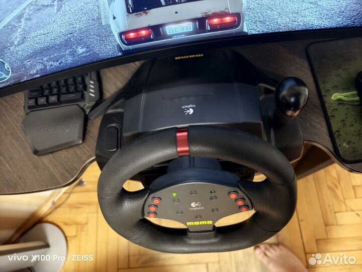 Игровой руль logitech momo racing