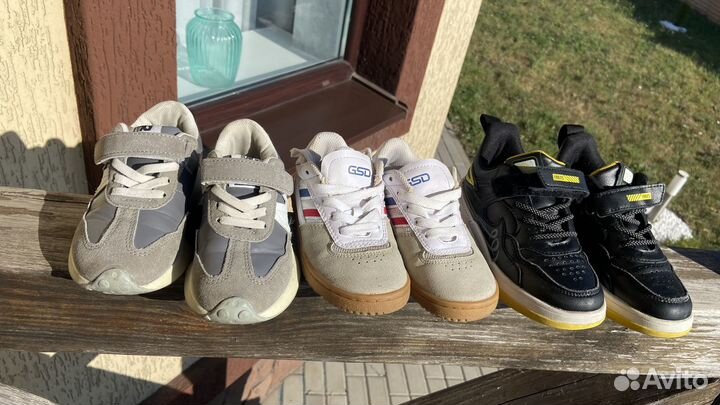 Кроссовки детские 28