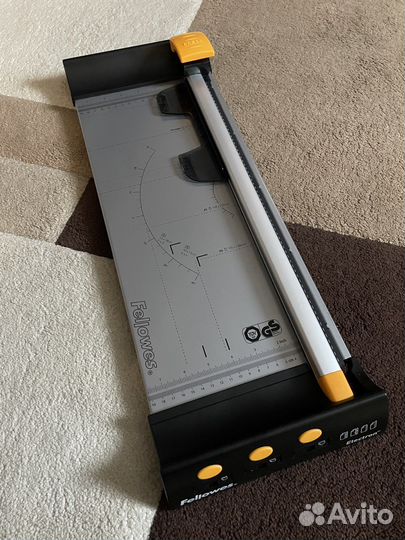 Резак для бумаг Fellowes Electron A3