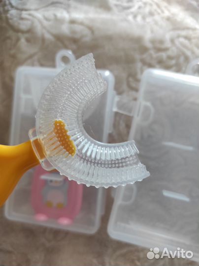 Силиконовая детская зубная щётка до 4-ех лет