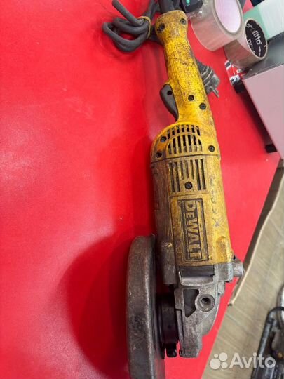 Болгарка Dewalt DWE 490-KS