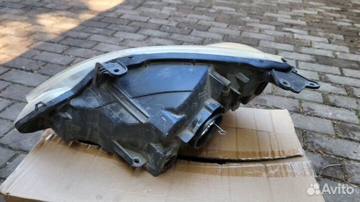 Фара правая на suzuki liana 2001-2007 г