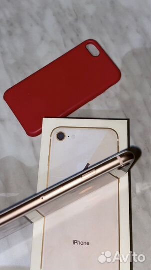 Телефон iPhone 8