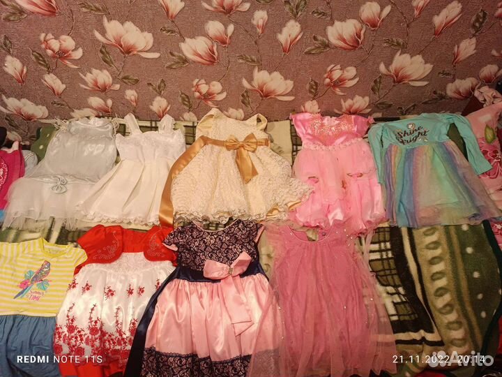 Продам платья на девочку