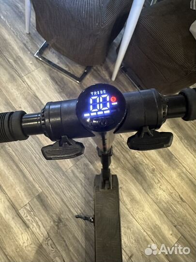 Электросамокат tribe