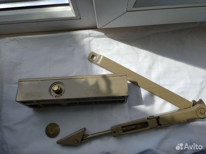 Доводчик дверной