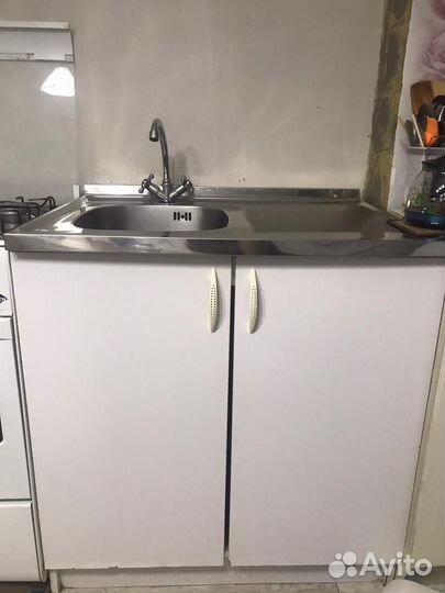 Кухонная мойка с тумбой