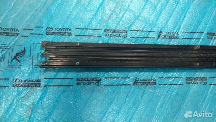 Подножка правая Land Cruiser 200