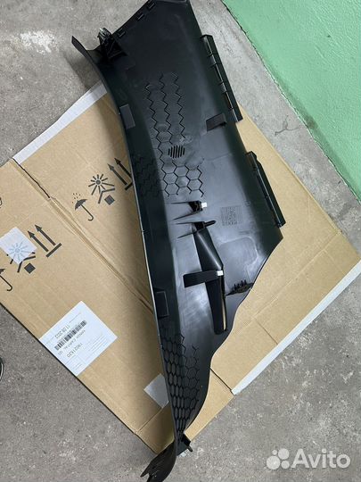 Vw Touareg cr7 накладка задней стойки