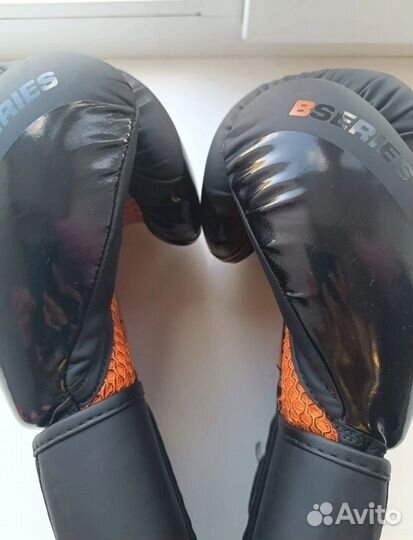 Боксерские перчатки 10 oz BoyBo