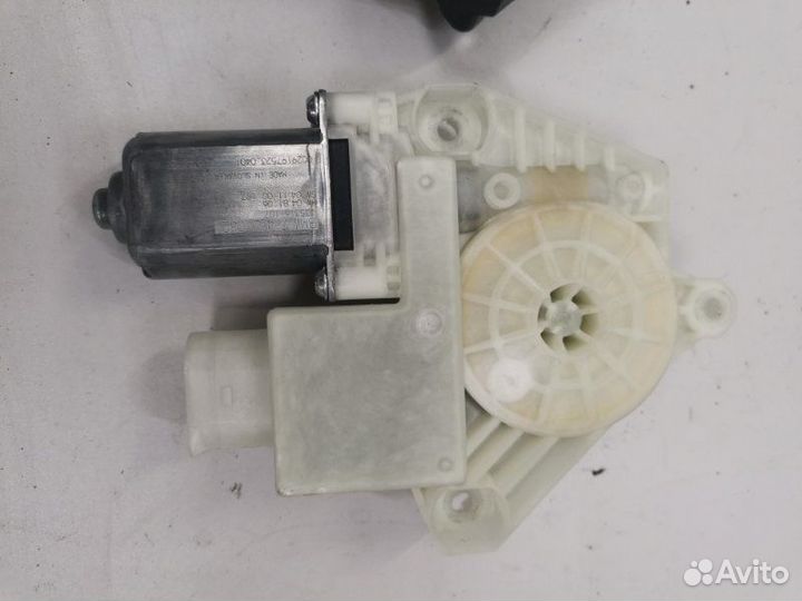 Мотор стеклоподъемника задний левый Bmw X3