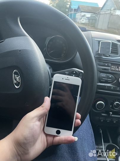 Телефон iPhone 6s