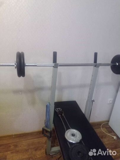 Скамья для жима со стойками и штангой бу