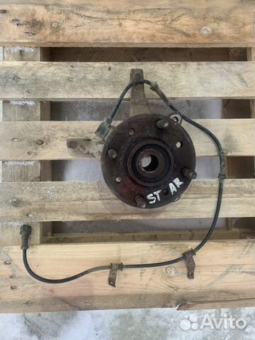 Кулак поворотный правый mitsubishi спейс стар