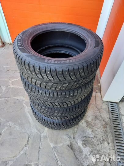 Laufenn I Fit Ice LW 71 205/60 R16