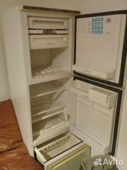 Холодильник бу 3 камерам стинол