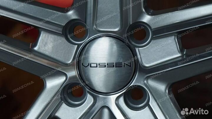 Литой диск в стиле vossen R17 5x100